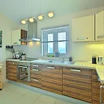 Mali-kosi Comfortable Feriehus Vicani